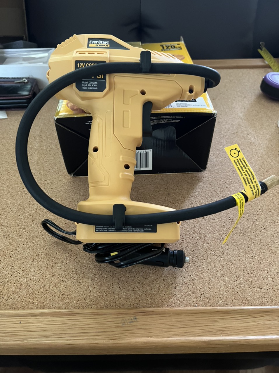 12 Volt Inflator - 120 PSI - Digital Gauge - EverStart Maxx - Photo 2