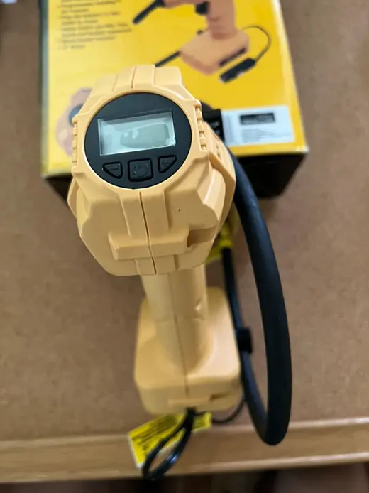 12 Volt Inflator - 120 PSI - Digital Gauge - EverStart Maxx at TamDoUS Taylorsville