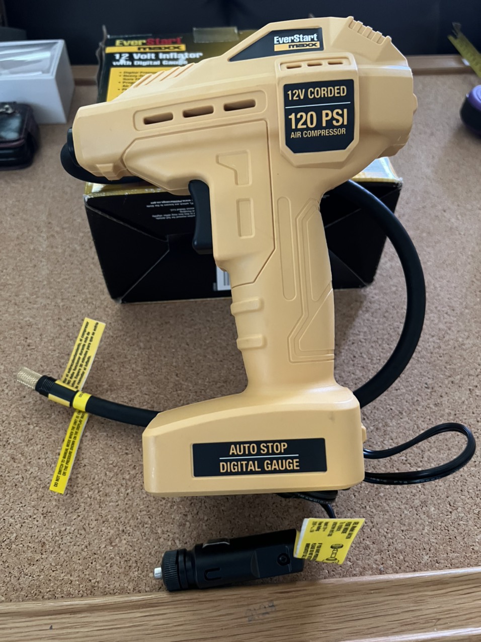 12 Volt Inflator - 120 PSI - Digital Gauge - EverStart Maxx - Photo 7
