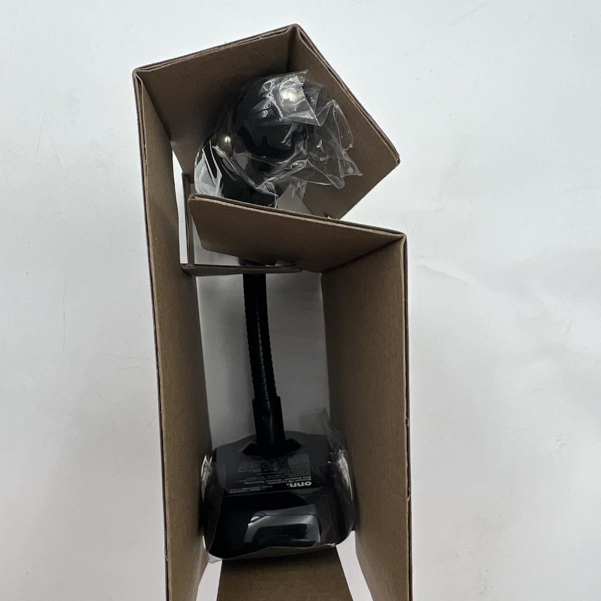 onn. Wireless FM Bluetooth Transmitter - Photo 3