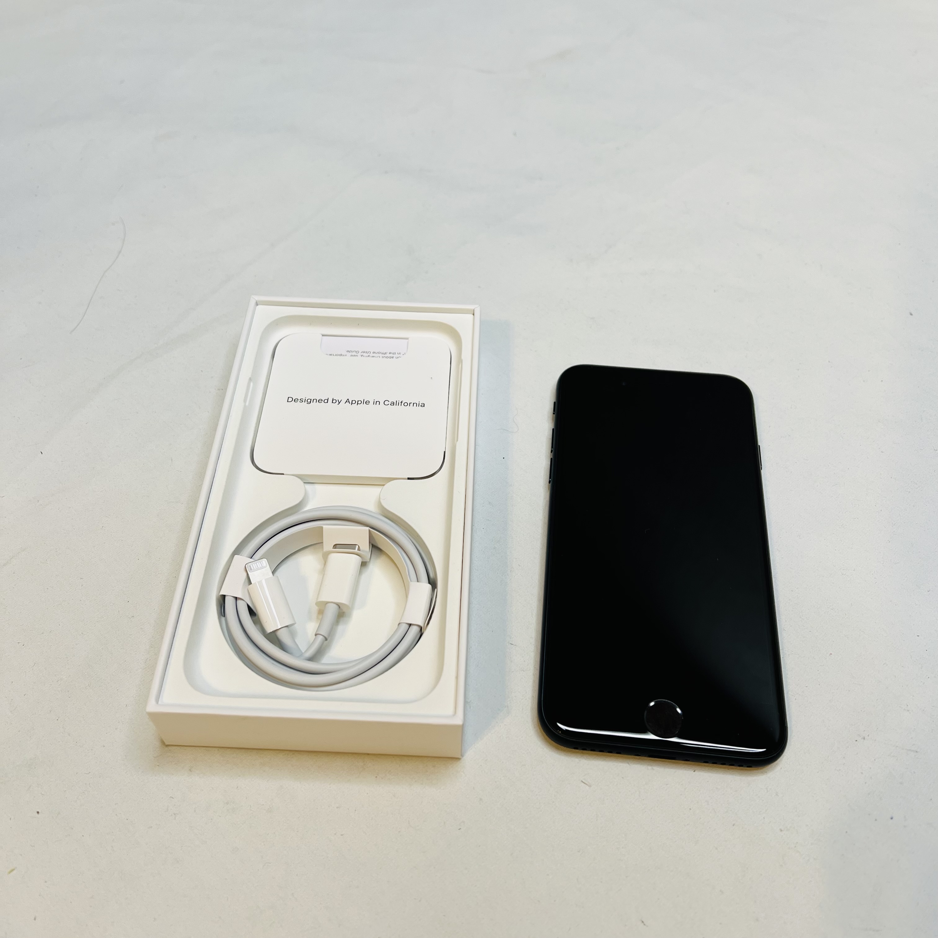 Apple iPhone SE (3rd generation), 64GB, MIDNIGHT, LOCKED - Photo 2