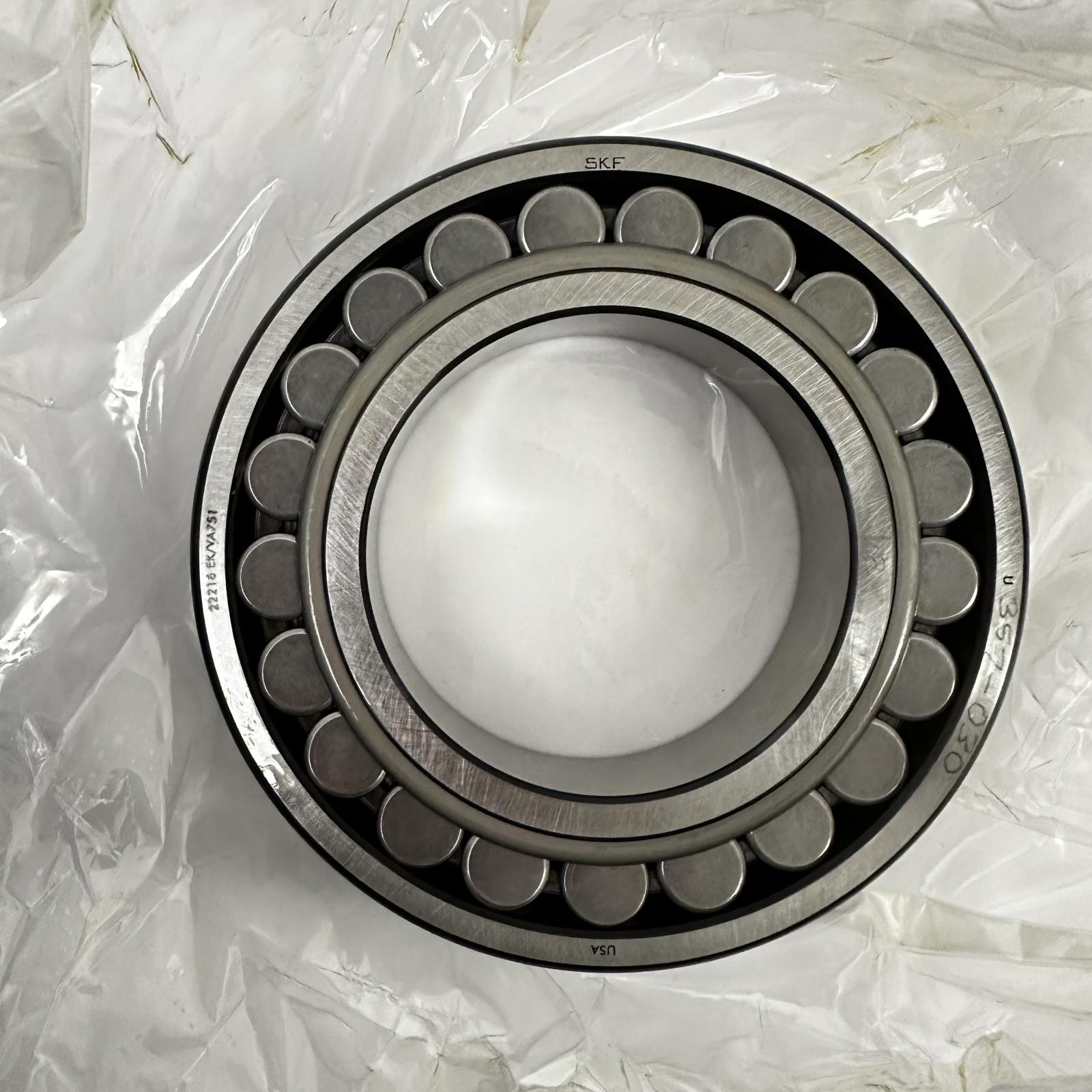 SKF 22216 EK/VA751 Spherical Roller Bearings 80mm ID, 140mm OD - Photo 3