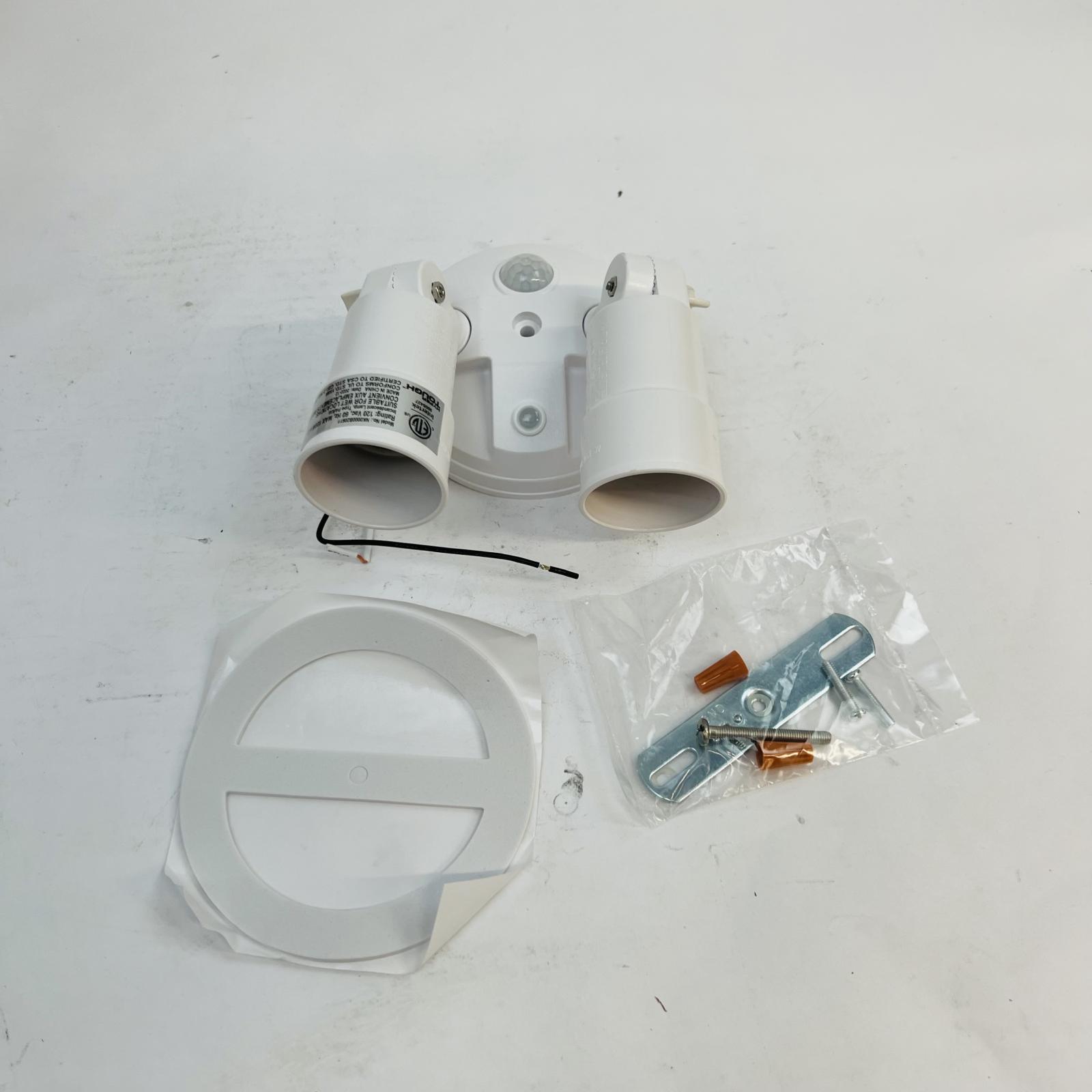 Hyper Tough Dual Head Hardwired Security Light 180-Degree Detection - Photo 3