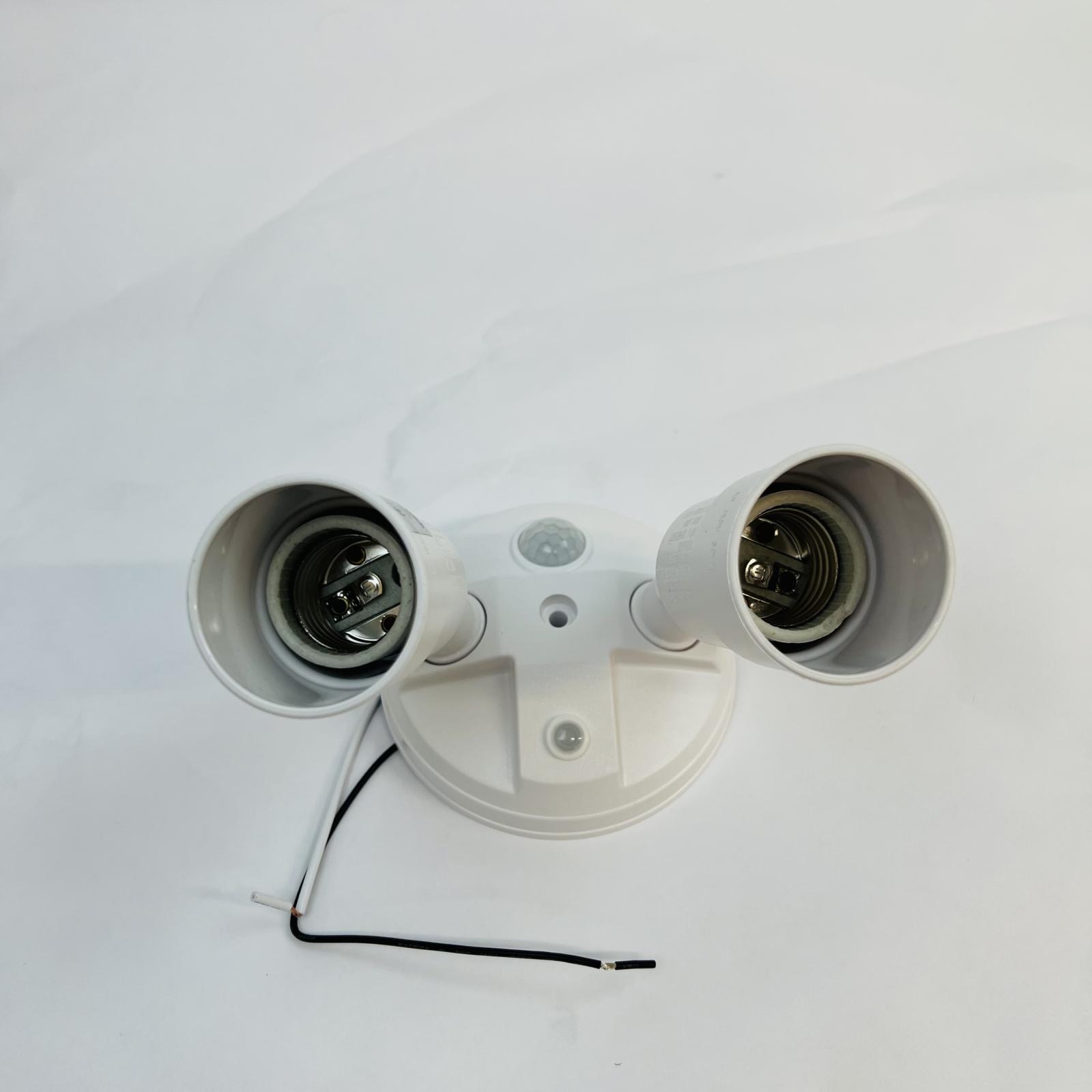 Hyper Tough Dual Head Hardwired Security Light 180-Degree Detection - Photo 2