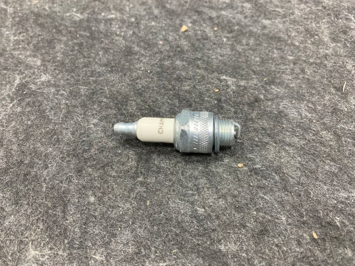 Champion RJ19LM Spark Plugs 868 – Pack of 4 - Photo 2