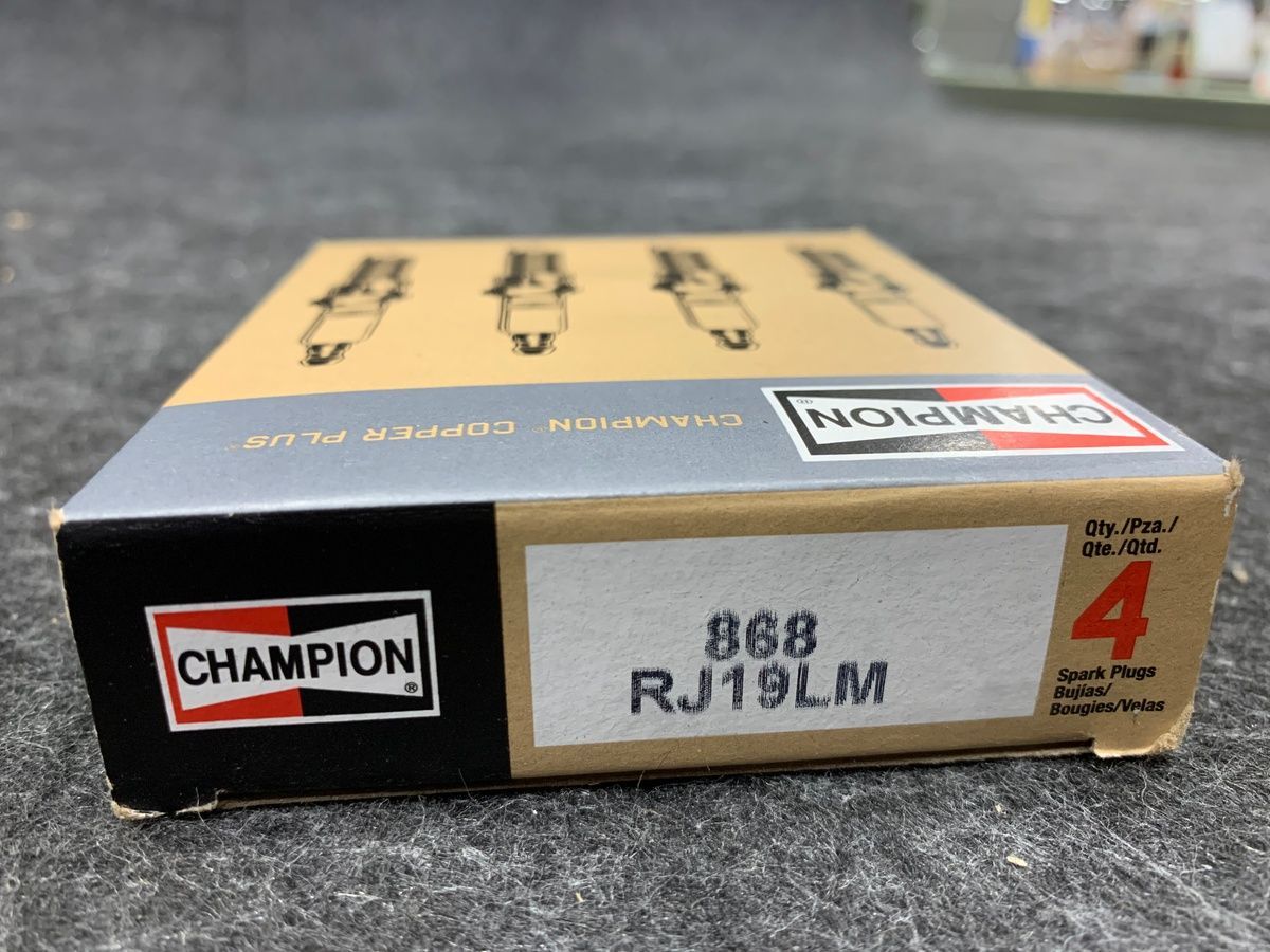 Champion RJ19LM Spark Plugs 868 – Pack of 4 - Photo 6