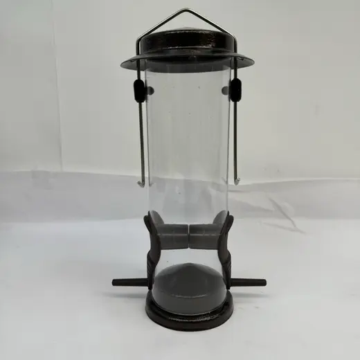 Lot of 6 Wild Bird Tube Feeders at TamDoUS Taylorsville