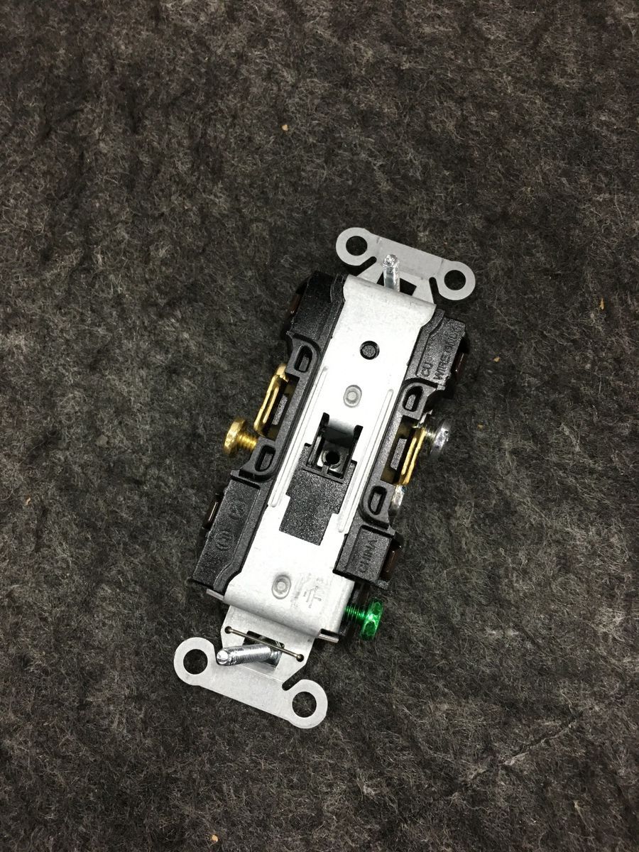 Hubbell CR15 Duplex Receptacle 15A 125V 2-Pole 3-Wire Grounding, Box of 10 - Photo 4