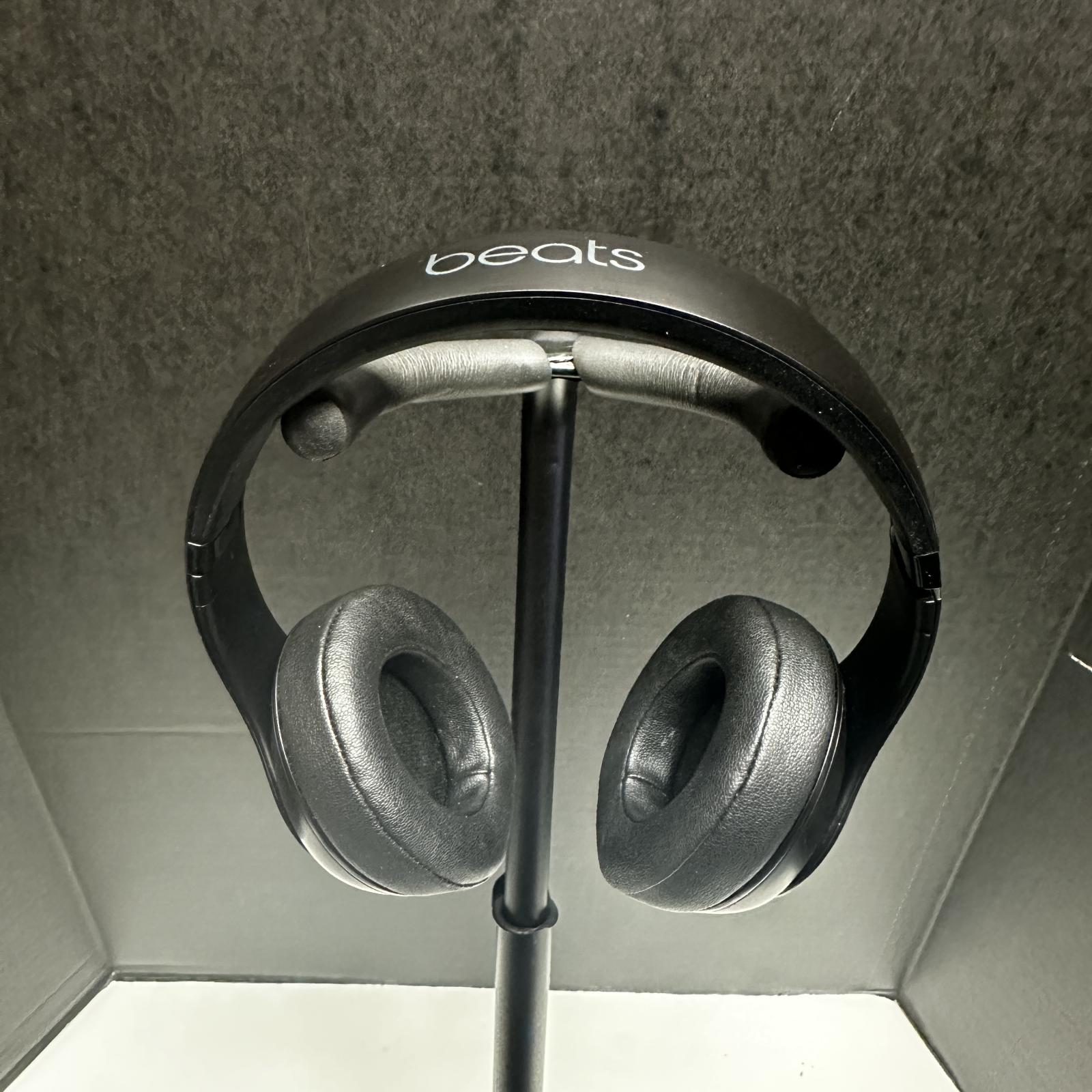 Beats Studio3 Wireless Noise Cancelling Over-Ear Headphones, Matte Black - Photo 5