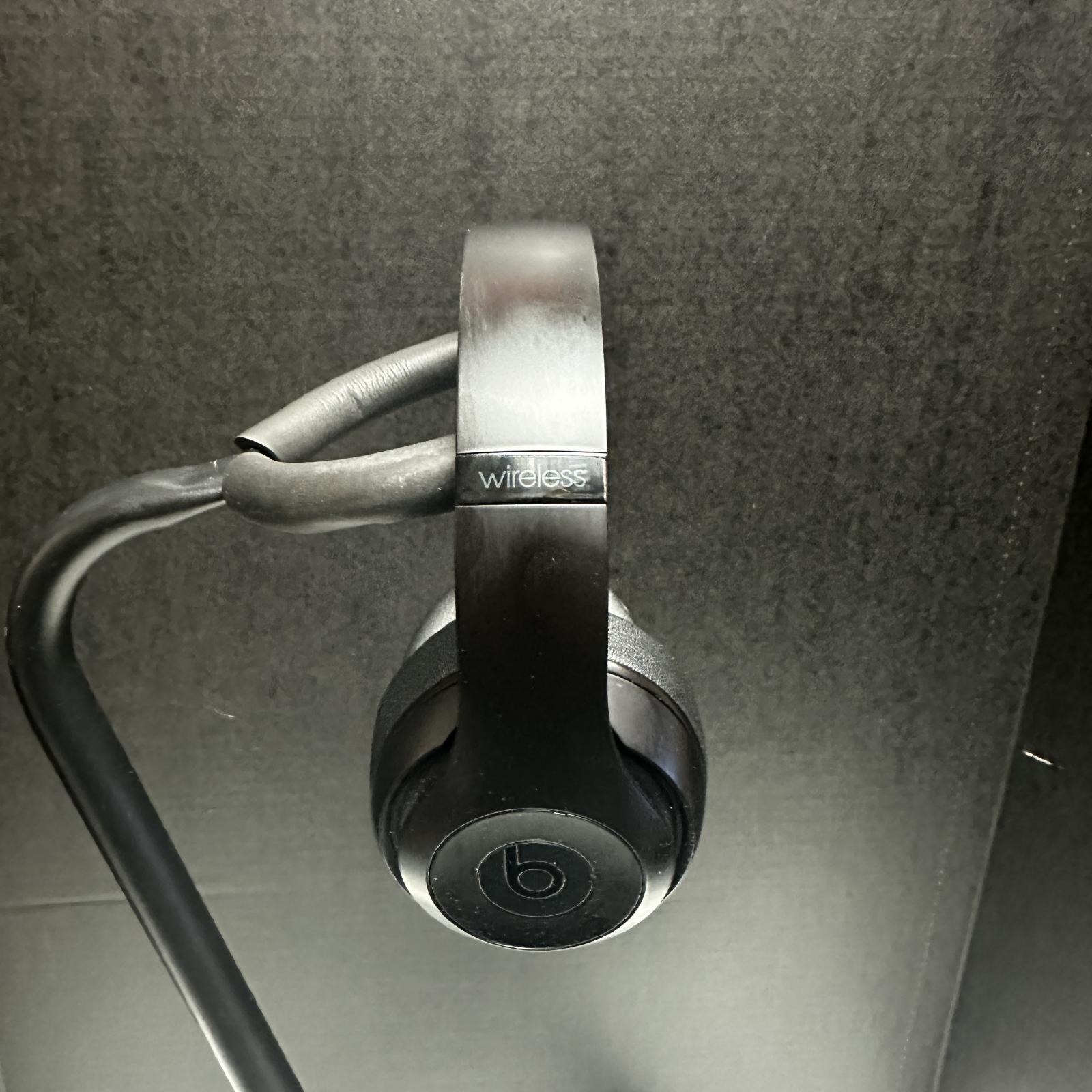 Beats Studio3 Wireless Noise Cancelling Over-Ear Headphones, Matte Black - Photo 3