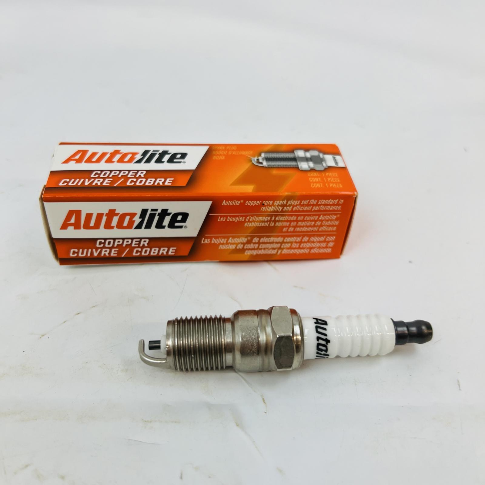 Autolite Copper 5245 Replacement Spark Plugs (4-Pack) - Photo 2