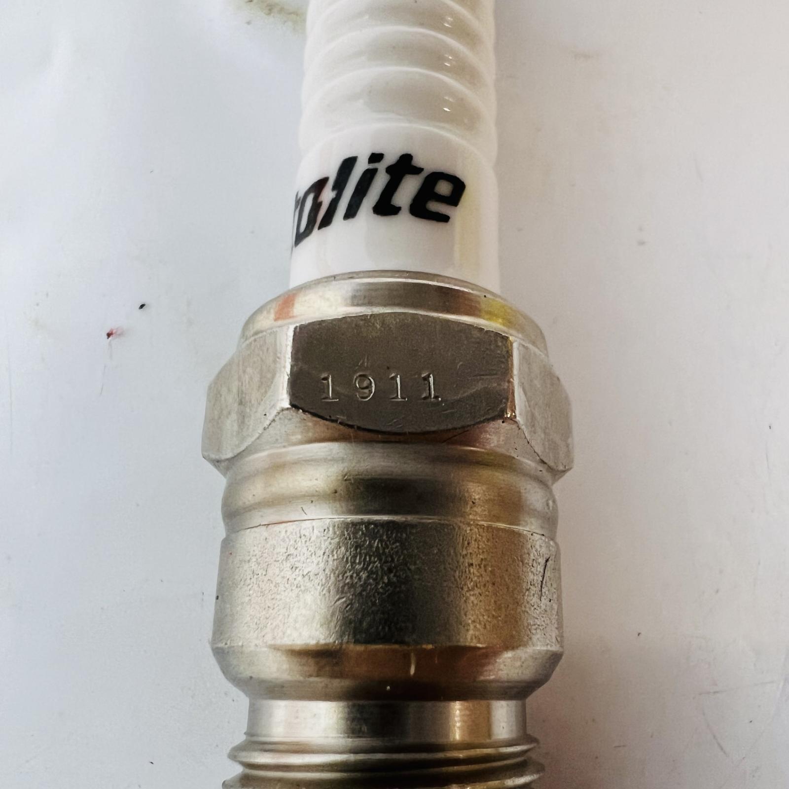 Autolite Copper 5245 Replacement Spark Plugs (4-Pack) - Photo 3