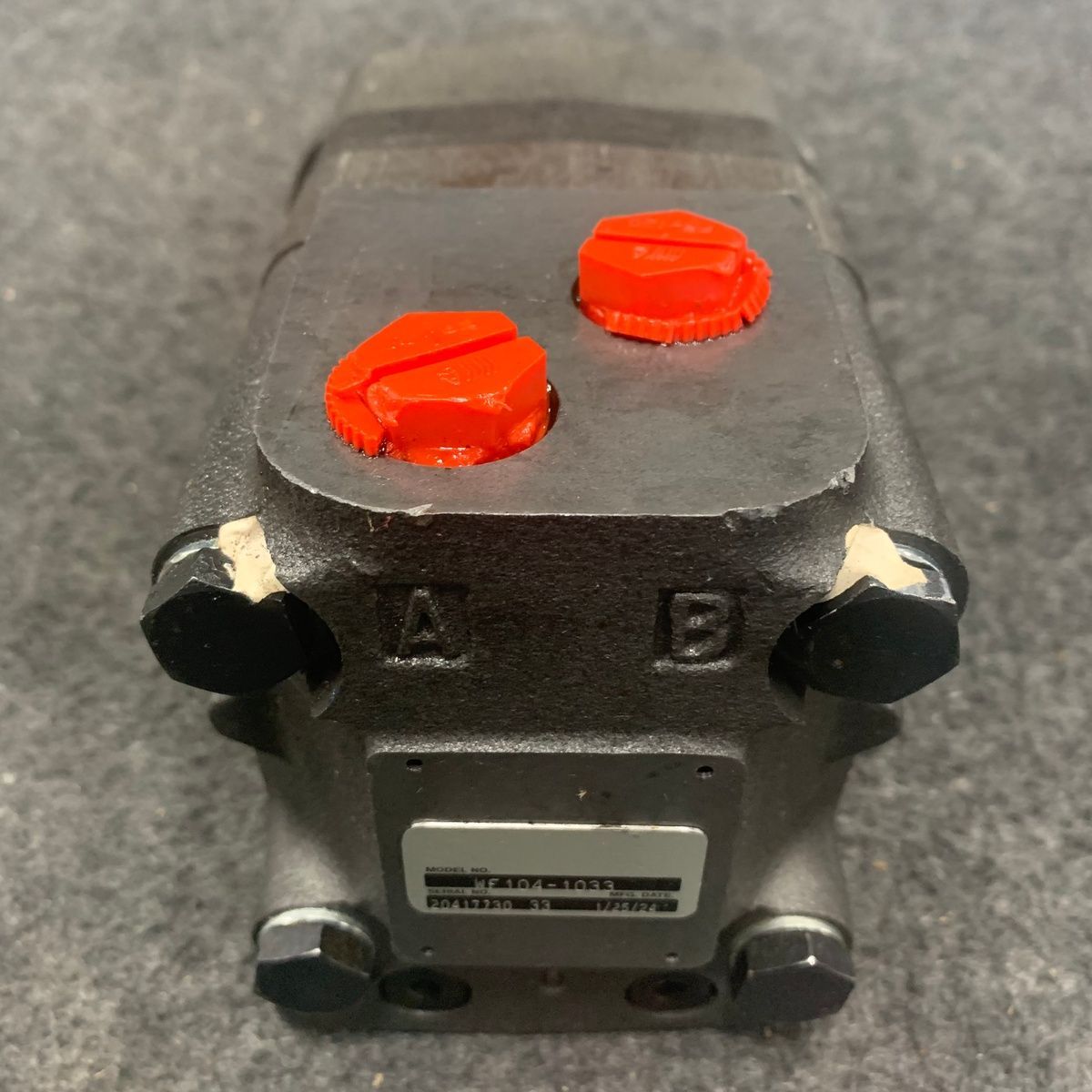 Standard Mount Hydraulic Motor WF 104-1033 - Photo 3