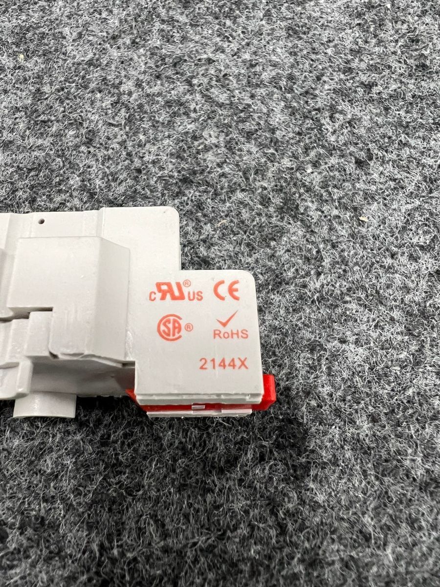 Lot of 2 Veris VBD2B-C Relay Sockets – DPDT, 300V 10A - Photo 3