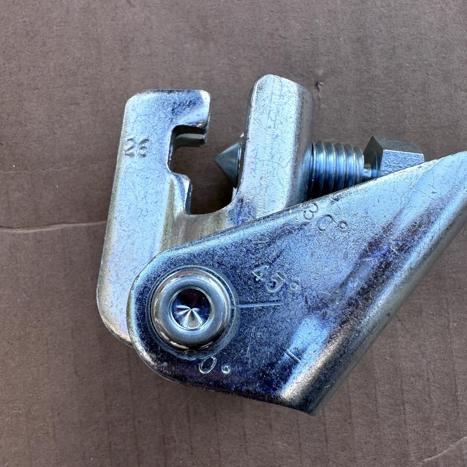 Lot of 7 CSBU1 Universal Structural Attachment | 1/2-Inch Mounting Clamp - Photo 5