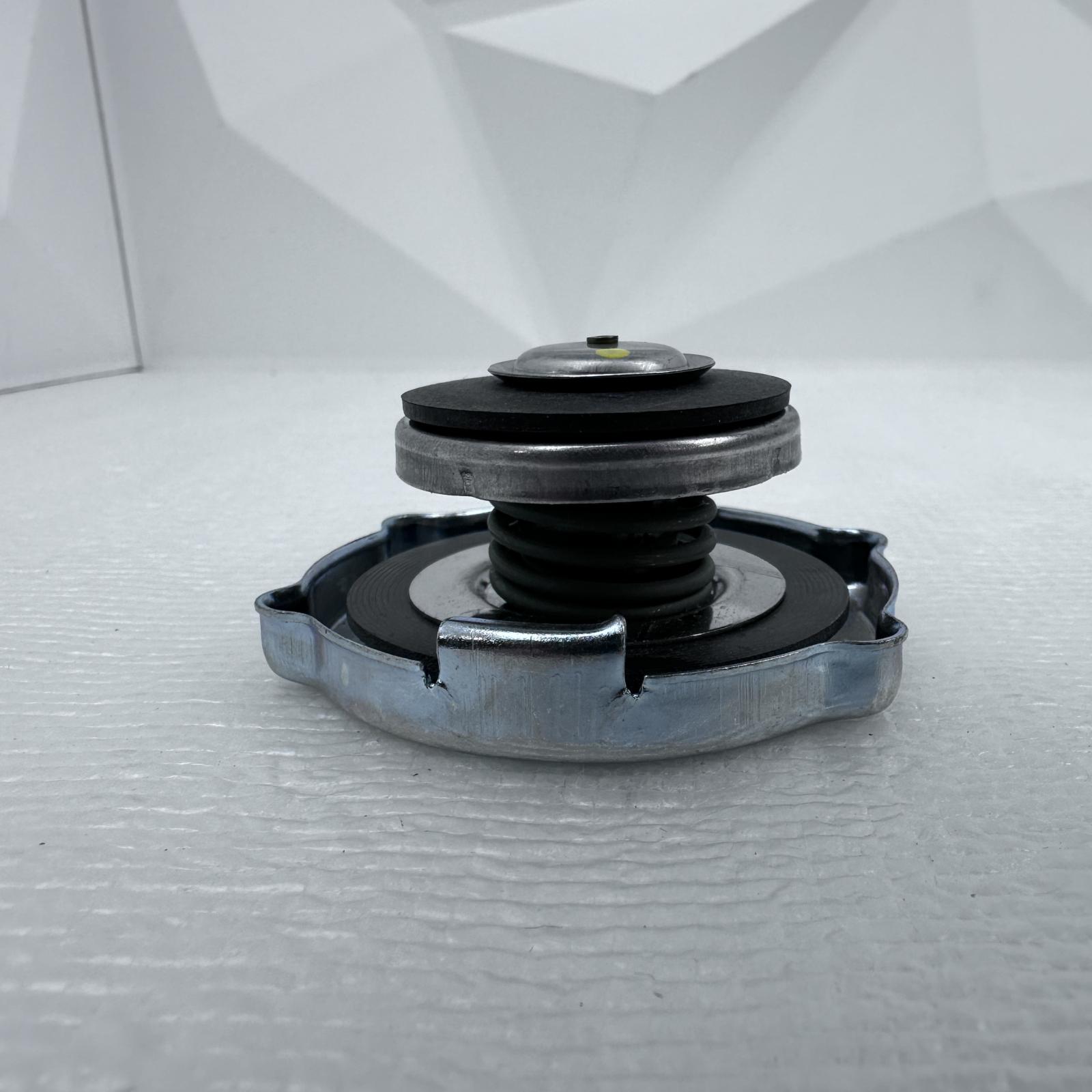 Radiator Cap A-15272-72020, 13lb Pressure Rating - Photo 2