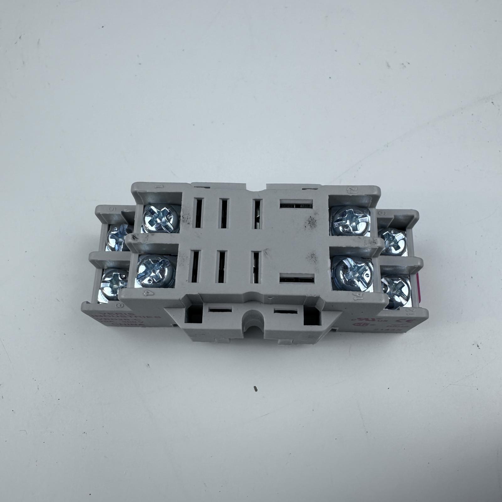 Lot of 2 Veris Industries VBD2B-C Relay Socket 300V 10A RoHS - Photo 4