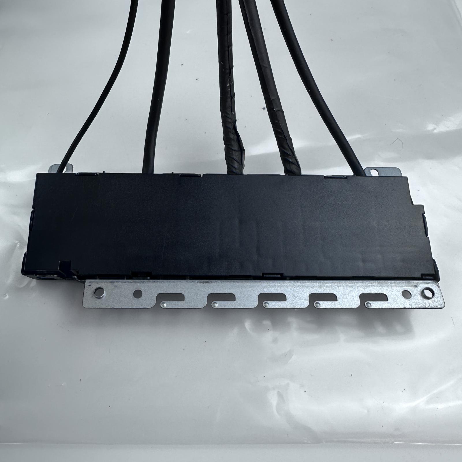 USB Port Parts of HP OMEN 40L Gaming Desktop - Photo 6