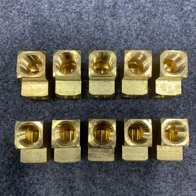 Lot Of 10 Elbow Brass 309-8-bar at Fasteners & Hardware in new condition