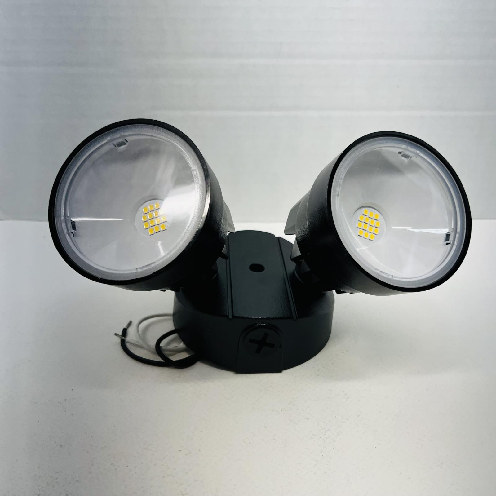 LUTEC P6221B 2000 Lumen 18W LED Dual-Head Outdoor Floodlight - Photo 3