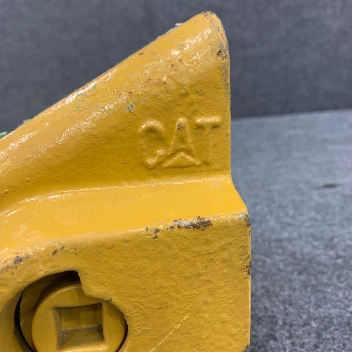 GENUINE OEM CAT Bucket Tip Heavy Duty Loader Bucket Tip - Photo 2