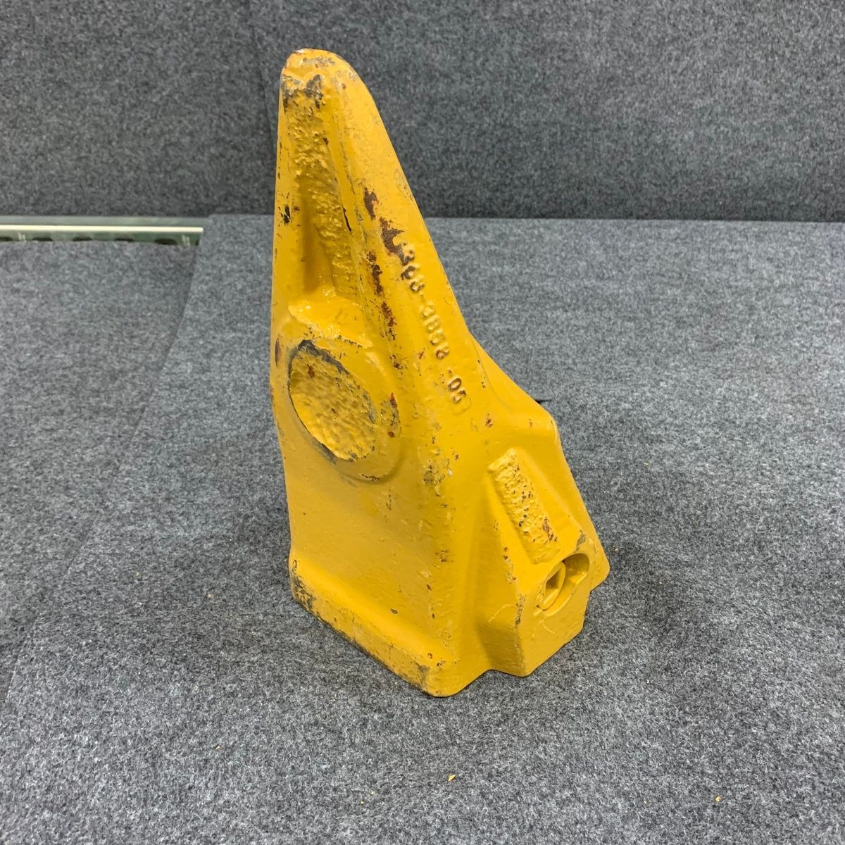 GENUINE OEM CAT Bucket Tip Heavy Duty Loader Bucket Tip - Photo 3