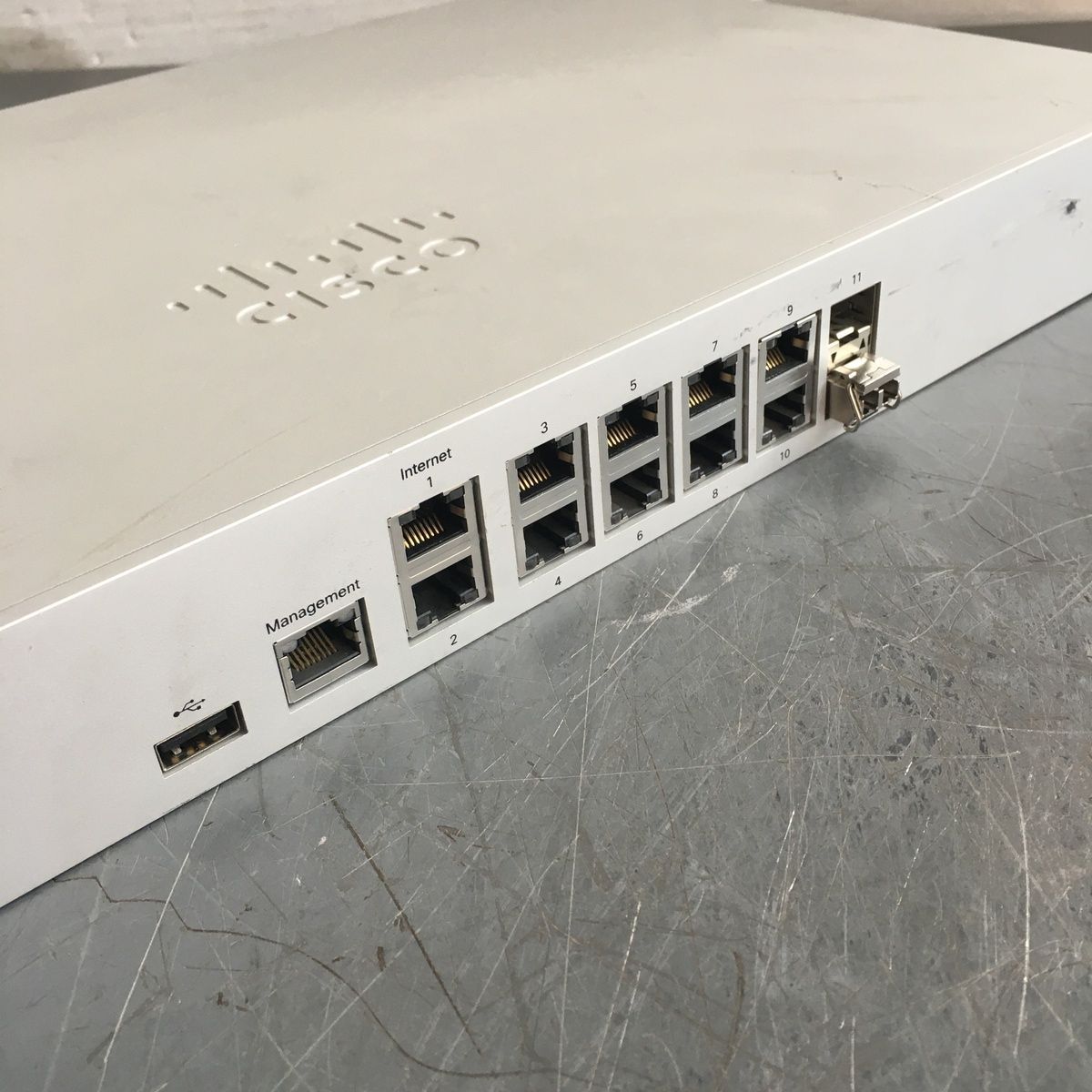 Cisco Meraki MX84-HW Security Appliance – Enterprise Cloud Managed Firewall - Photo 6