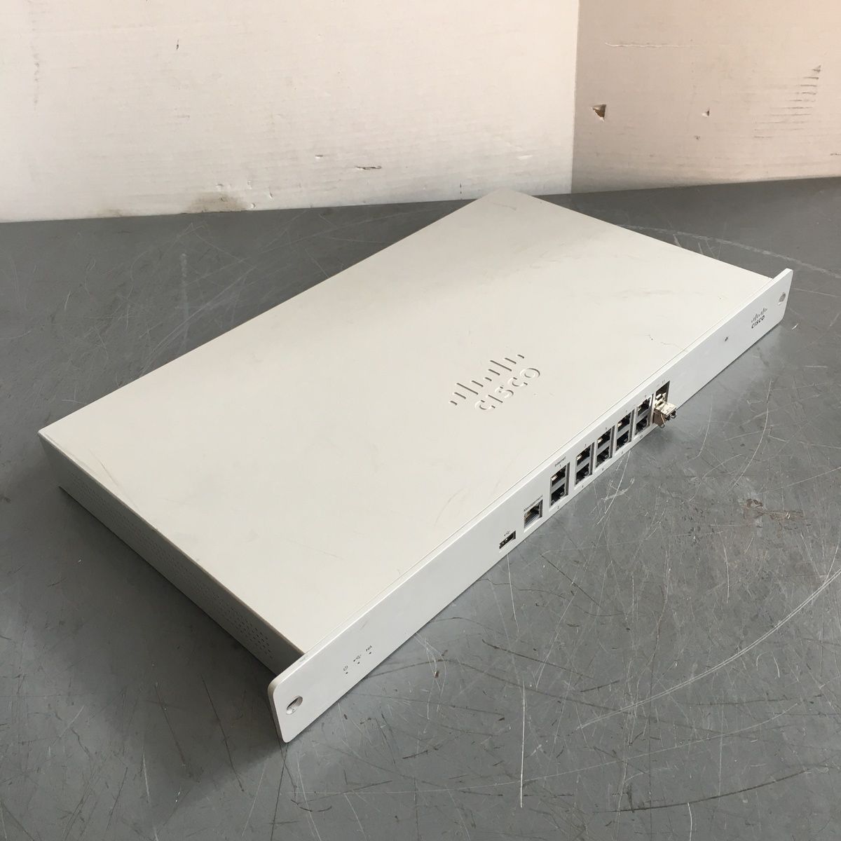 Cisco Meraki MX84-HW Security Appliance – Enterprise Cloud Managed Firewall - Photo 4