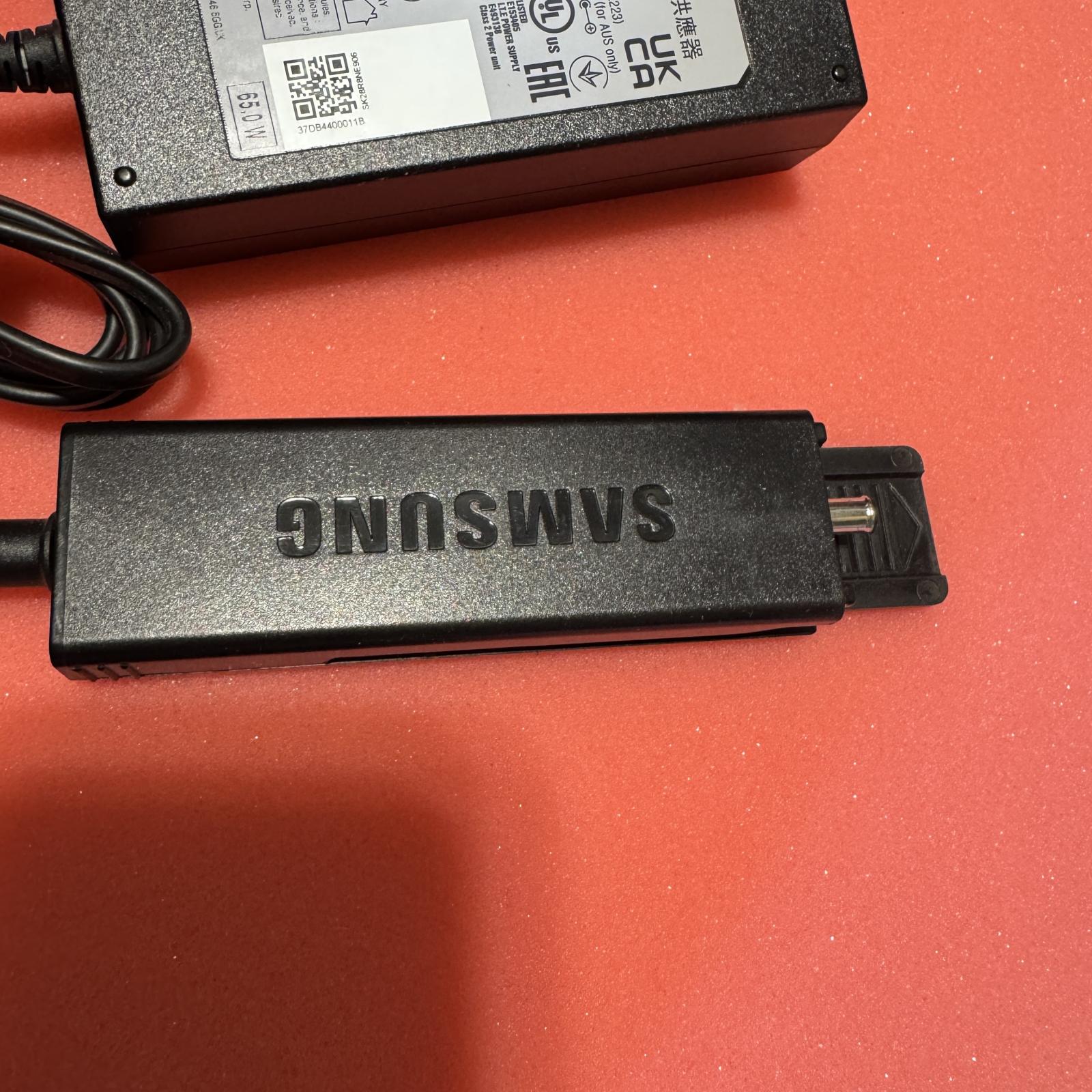 Samsung AC/DC Adapter 24V 2.78A - Photo 2