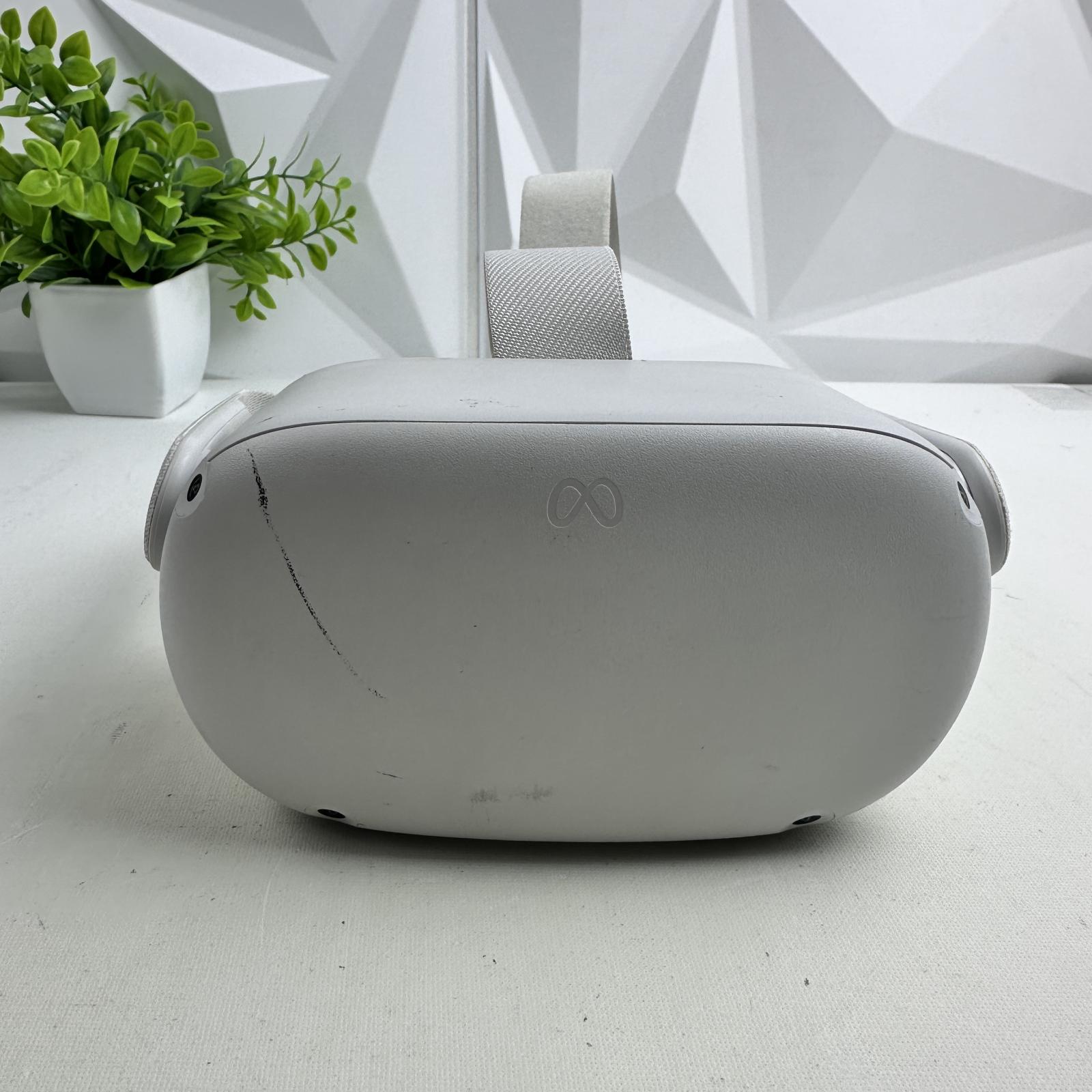 Meta Oculus Quest 2 128GB Standalone VR Headset - Photo 5