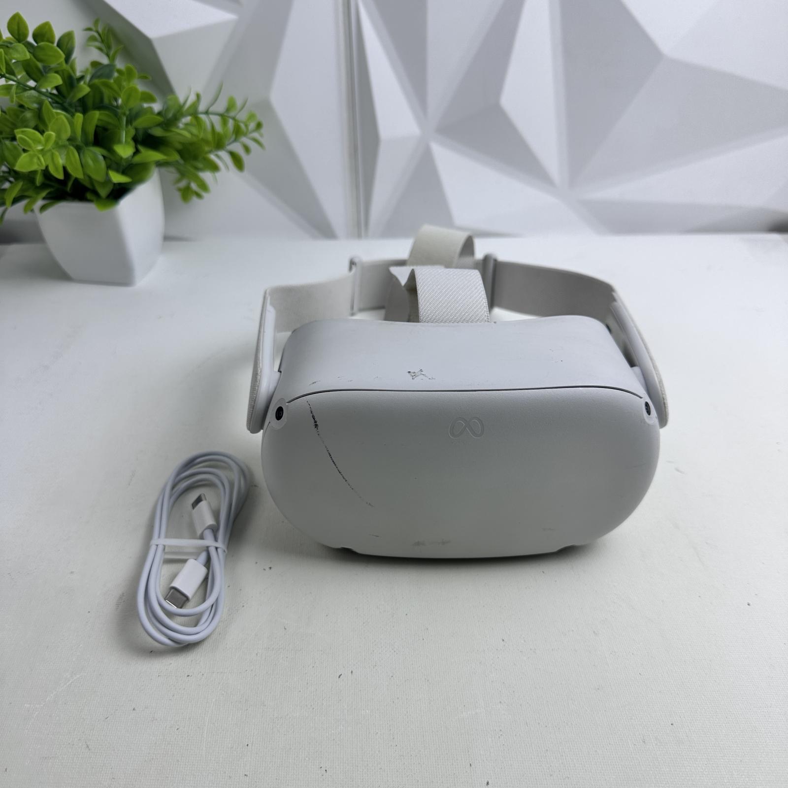 Meta Oculus Quest 2 128GB Standalone VR Headset - Photo 10
