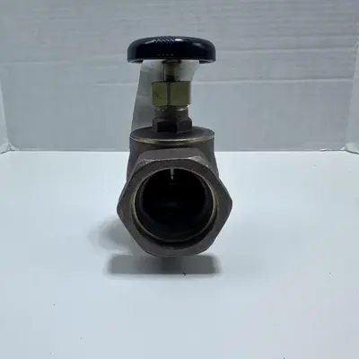 Bluefin RVST150 - 1-1/2" Steam Angle Radiator Valve at HVAC & Refrigeration in new condition