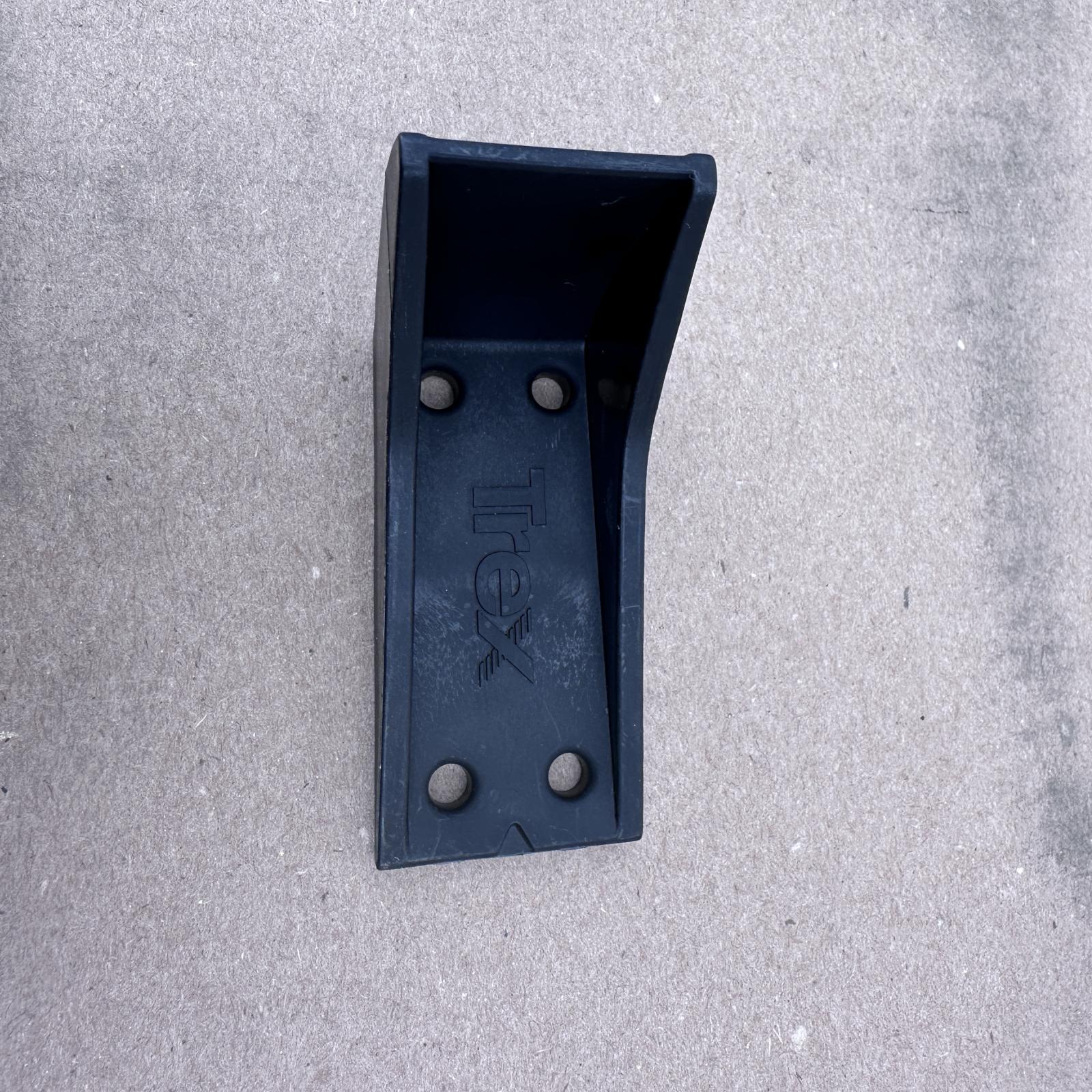 Trex Seclusion Fence Brackets With Hardware (Box Of 96 PCs) - Photo 3