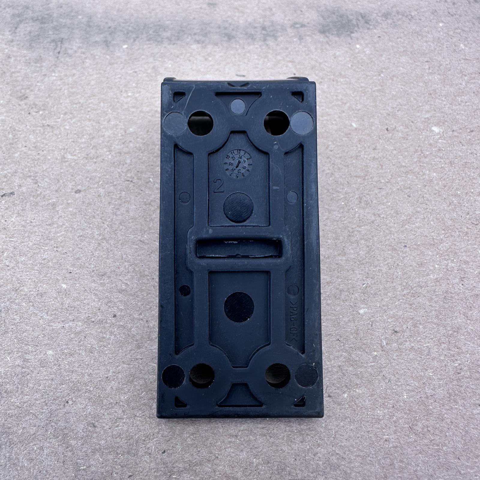 Trex Seclusion Fence Brackets With Hardware (Box Of 96 PCs) - Photo 2