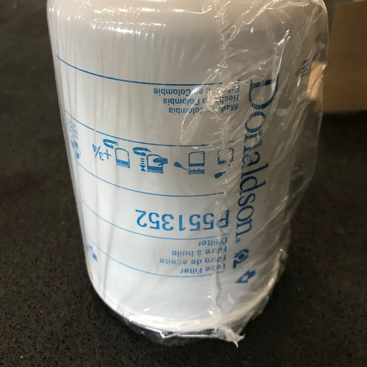 Donaldson P551352 Engine Oil Filter Spin On Full Flow - Photo 2