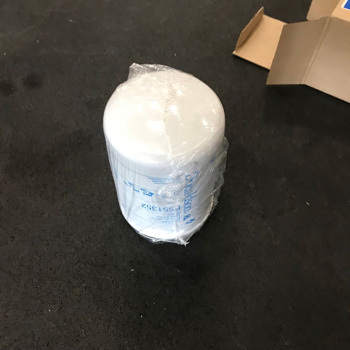 Donaldson P551352 Engine Oil Filter Spin On Full Flow - Photo 6