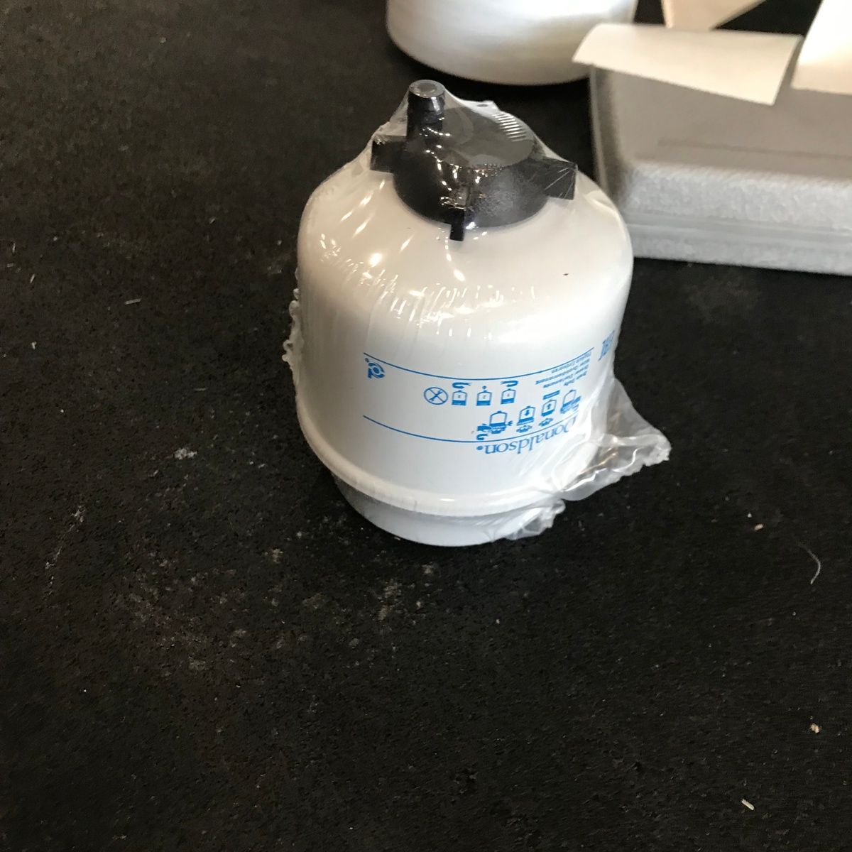 Donaldson Fuel Filter Cartridge Replacement for JD RE60021 - Photo 4