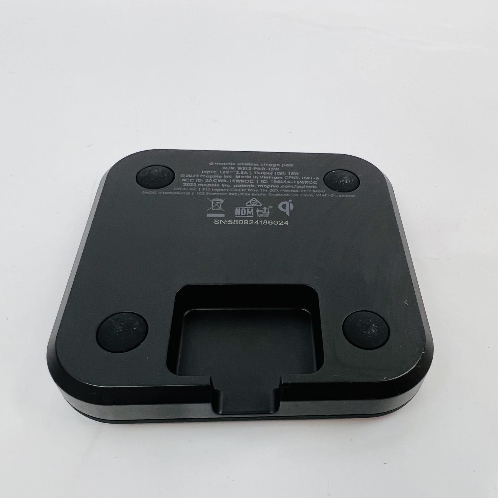 mophie Wireless Charge Pad 15W - Photo 3