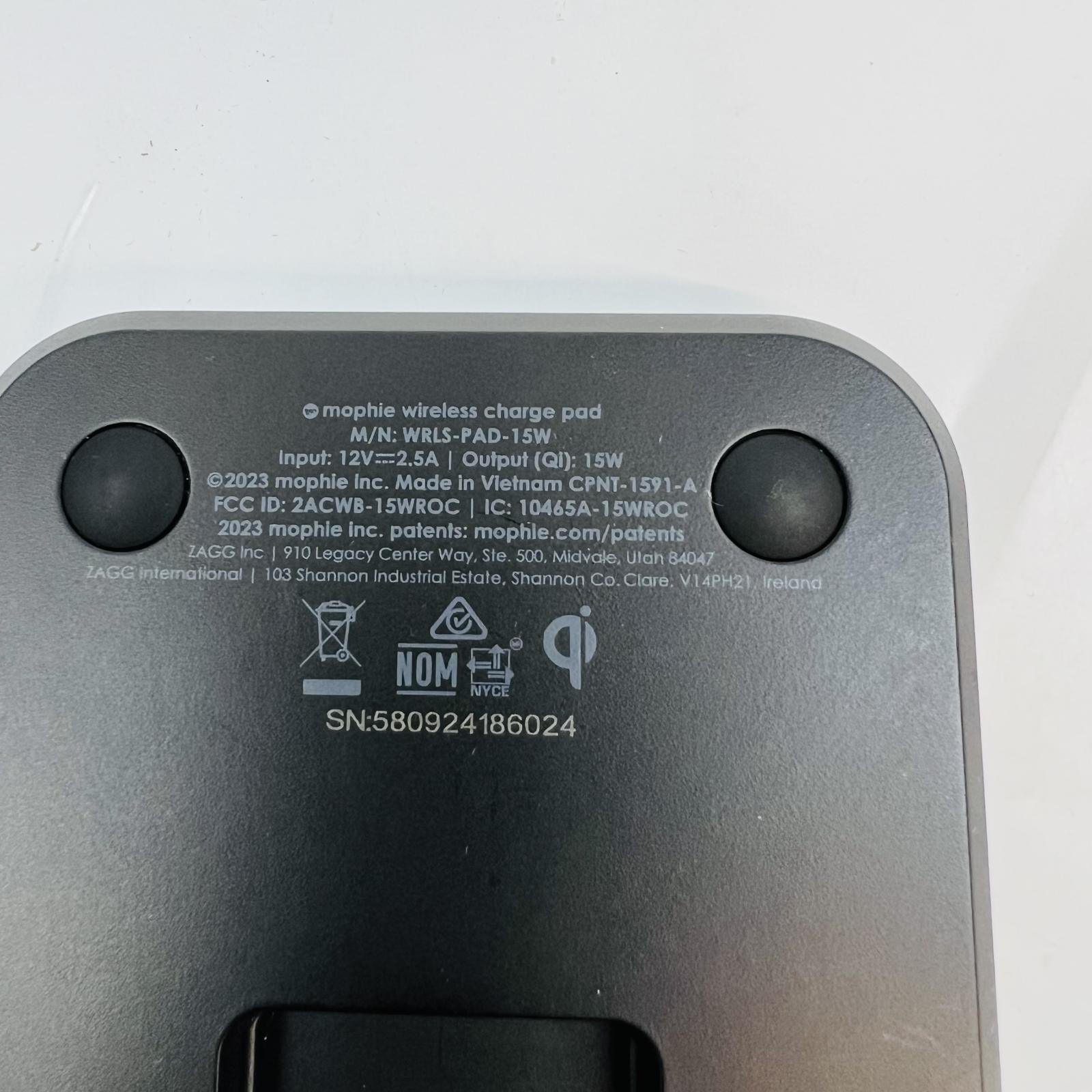 mophie Wireless Charge Pad 15W - Photo 6