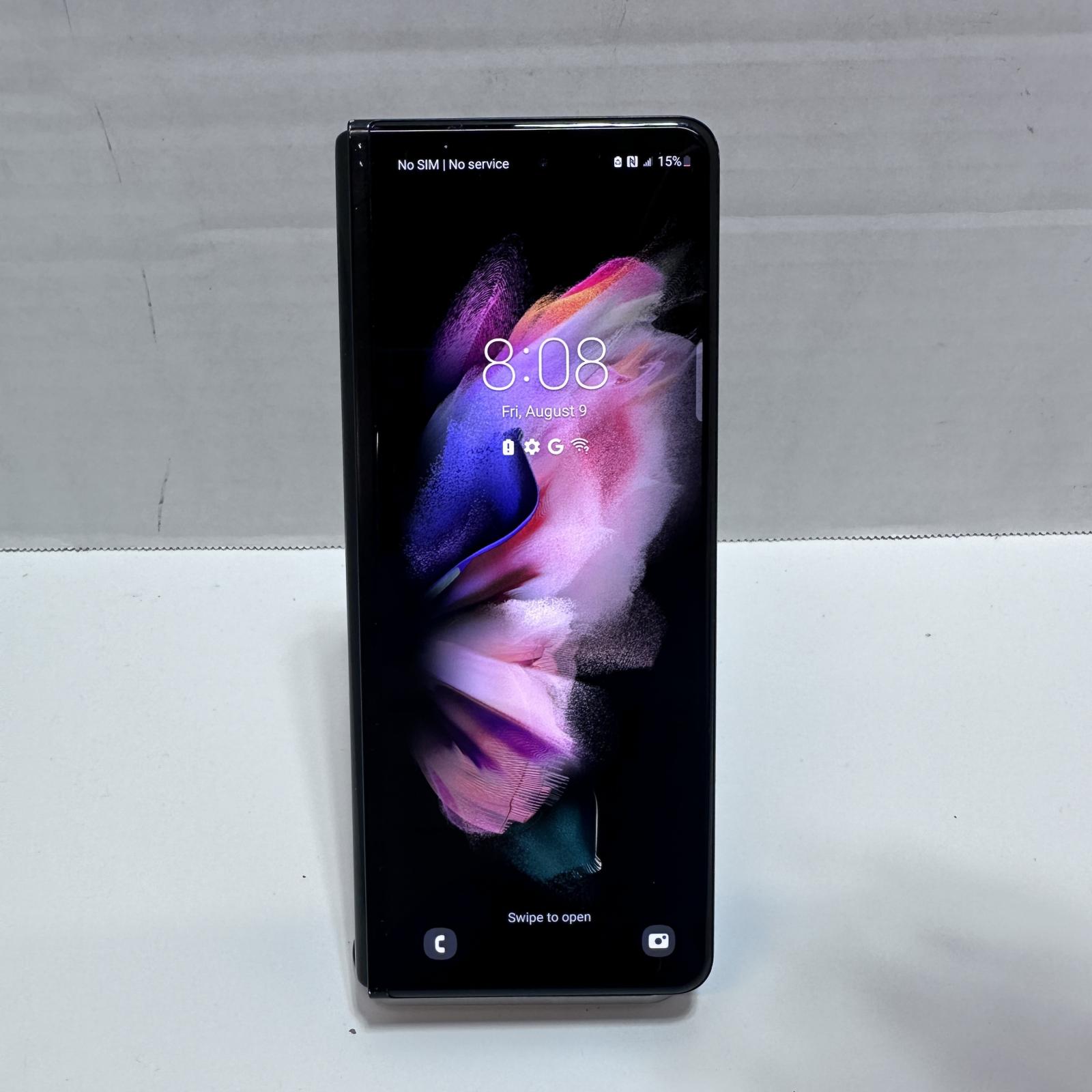 Samsung Galaxy Z Fold3 256GB, Unlocked - Screen Damaged - Photo 11