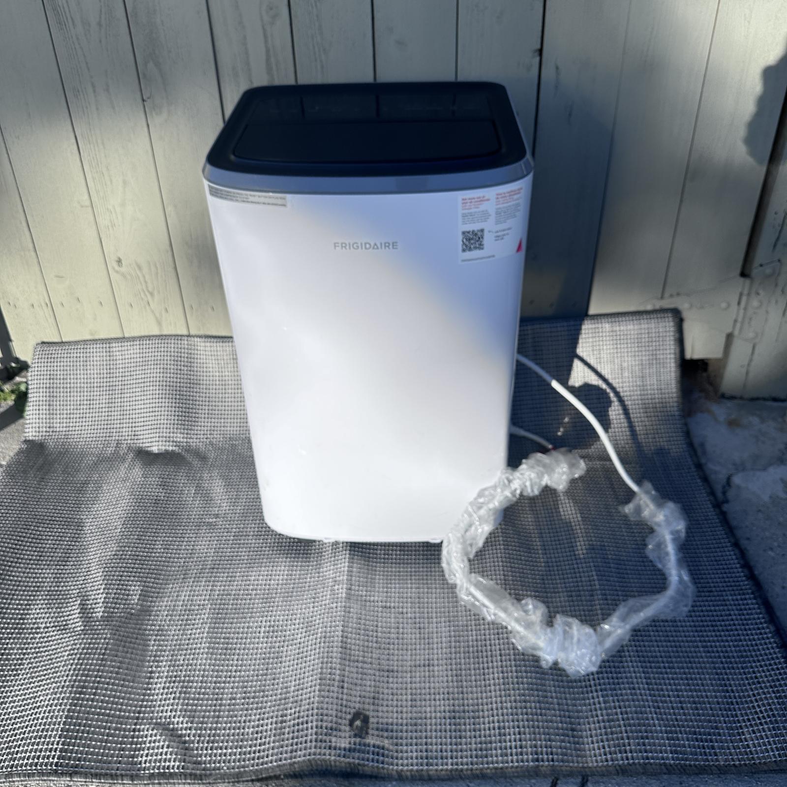 Frigidaire FHPC102AC1 Portable Room Air Conditioner, 10,000 BTU - Photo 7