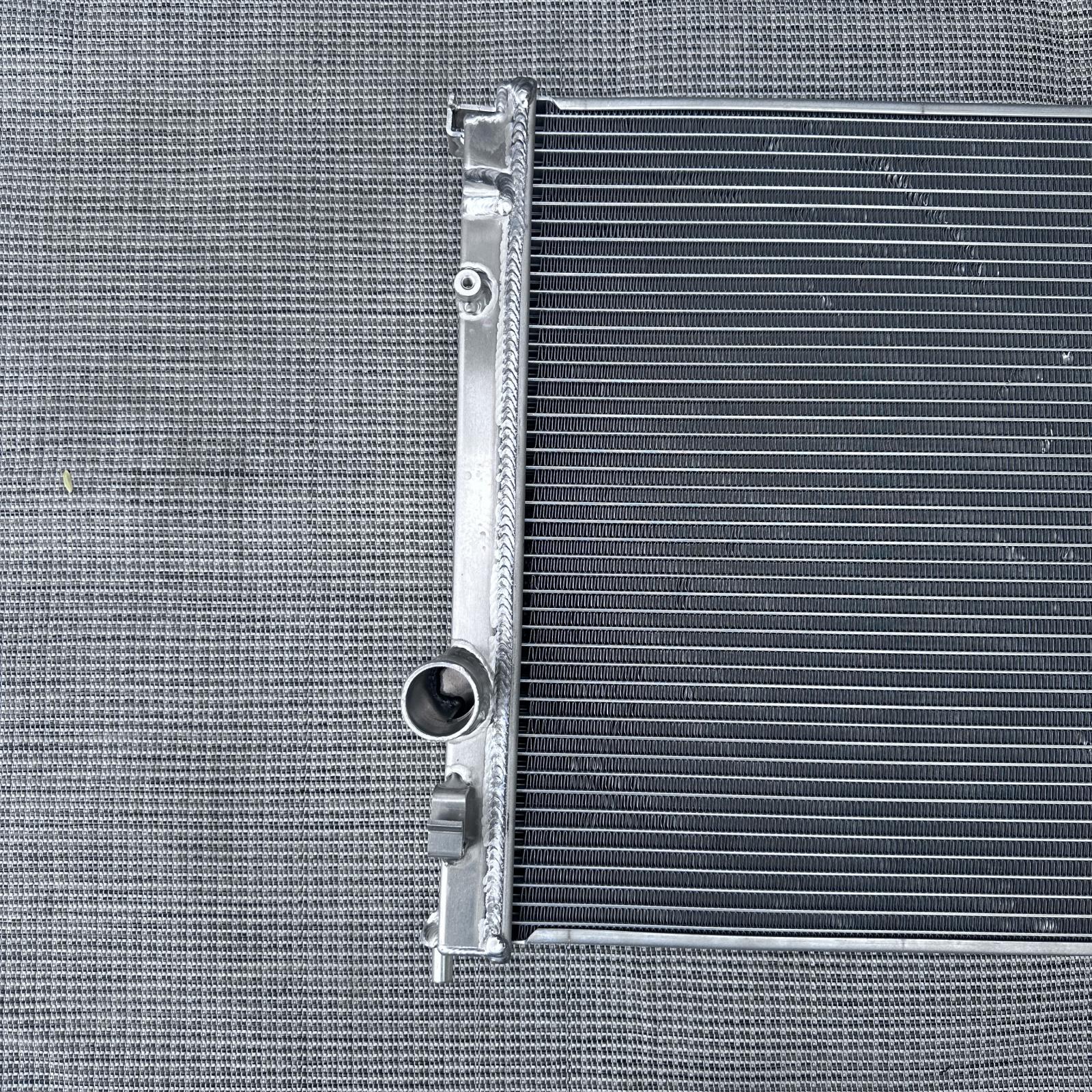 Fabtech 45mm 3 Row Aluminum Radiator Ford F250 F350 6.0L Diesel 03-07 - Photo 2