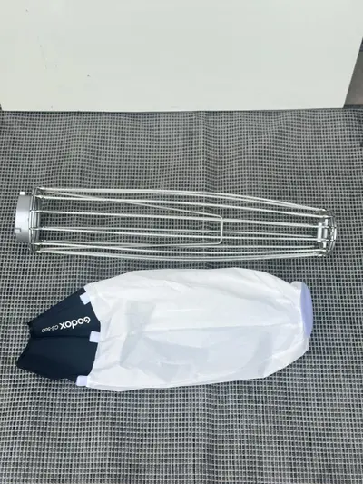 Godox CS-50D 50cm / 20" Collapsible Lantern Softbox for Bowens Mount at Flashes & Flash Accessories in excellent condition