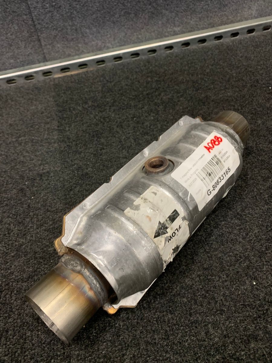 Magnaflow 51355 Universal Catalytic Converter for Acura RSX & Honda Civic/S2000 - Photo 2