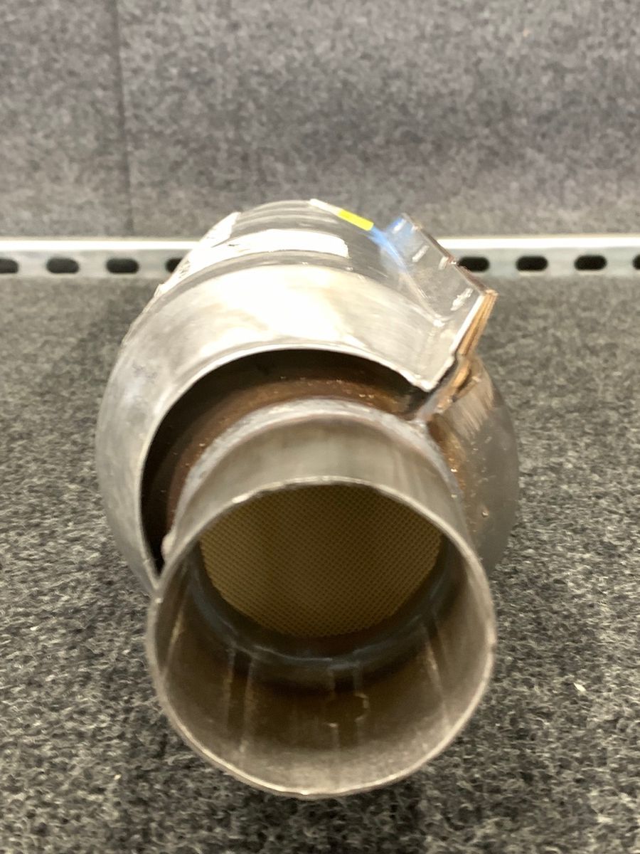 Magnaflow 51355 Universal Catalytic Converter for Acura RSX & Honda Civic/S2000 - Photo 4