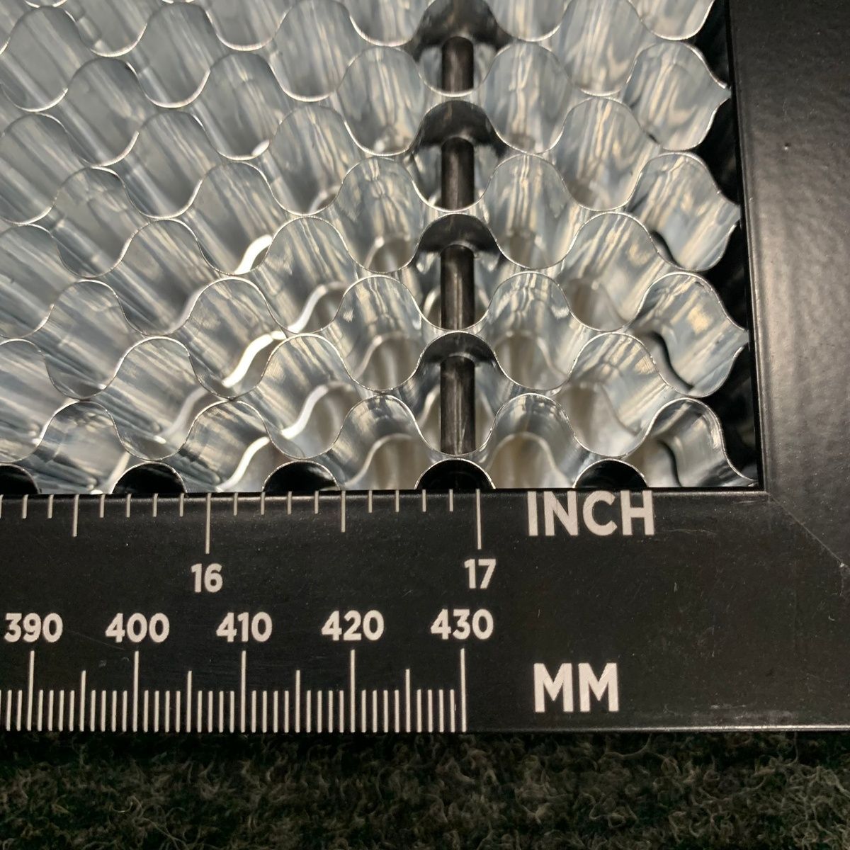 Honeycomb Laser Bed - 500 × 500 × 22Mm Working Table with Aluminum Panel - Photo 4