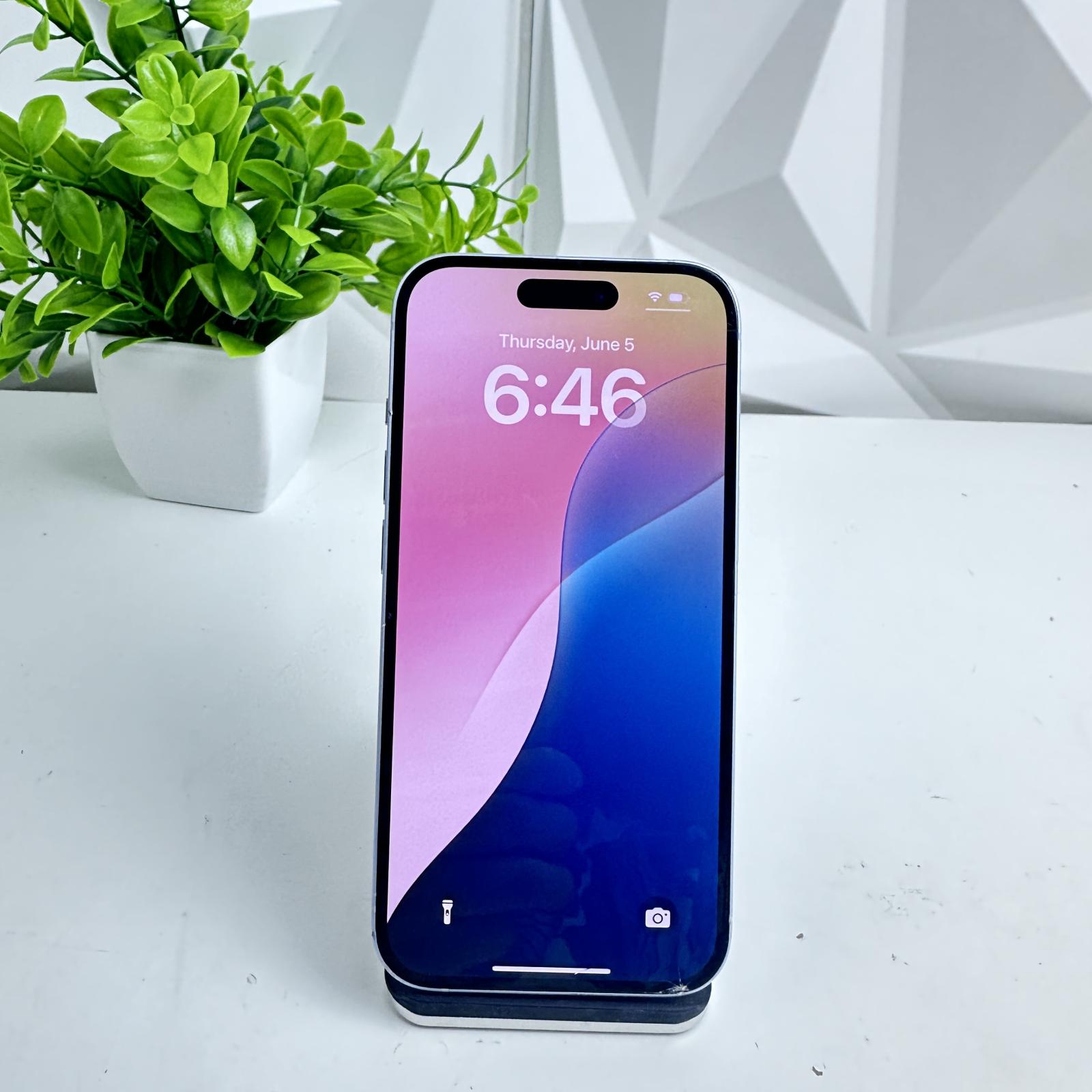 iPhone 15, 128GB, Blue, Unlocked - Photo 2