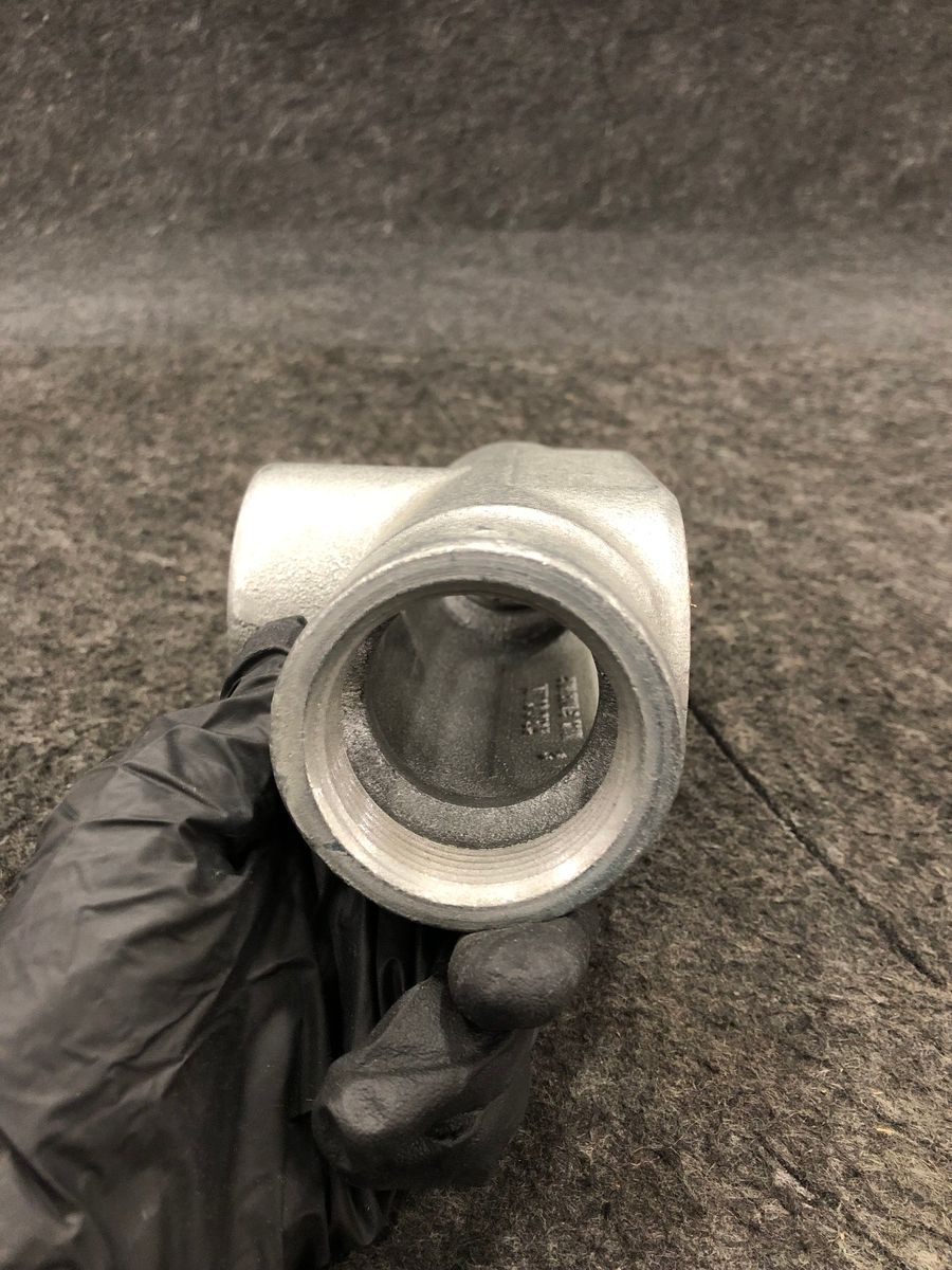 EATON TB57 1-1/2" Conduit Outlet Body, Type T, Aluminum, Threaded - Photo 4