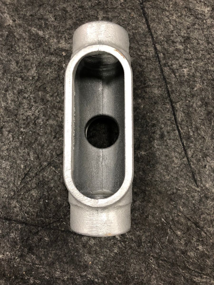 EATON TB57 1-1/2" Conduit Outlet Body, Type T, Aluminum, Threaded - Photo 7