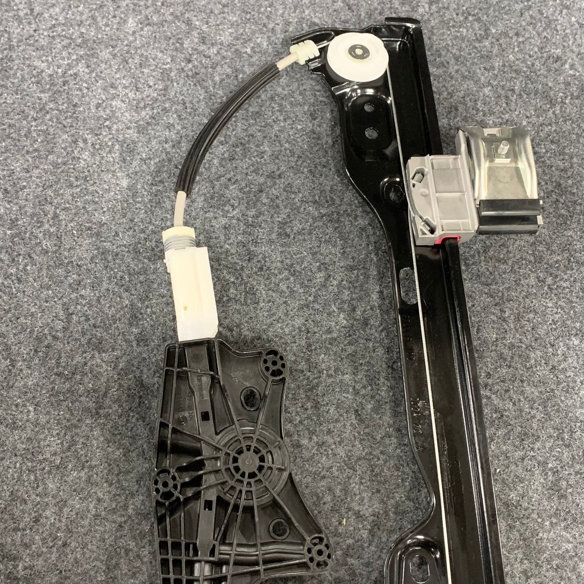 Tesla 1526800-00-G LH Front Window Regulator Mechanism for Model Y - Photo 9